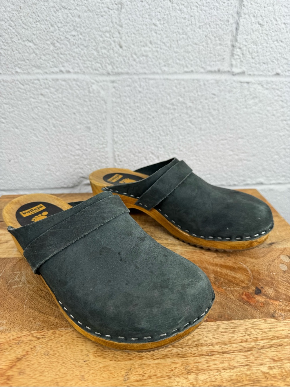 Vollsjo Swedish Design faded Black Leather Wooden Clogs Mules Slip On EU 40